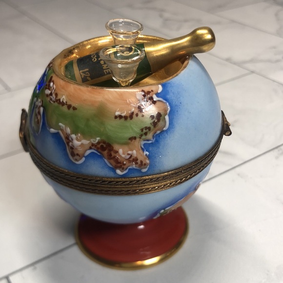 Limoges Box Pient Main France Genuine Authentic Trinket Toast to the World - Picture 4 of 9